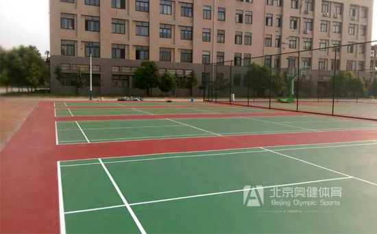 標準塑膠羽毛球場施工