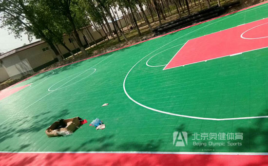 籃球場懸浮地板產(chǎn)品質(zhì)量永遠(yuǎn)與產(chǎn)品價(jià)格是成正比的，