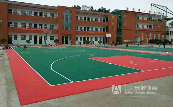 籃球場懸浮地板廠家安裝價(jià)格希望這篇文章對于需要籃球場地鋪裝有進(jìn)一步的了解