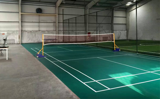羽毛球地膠PVC耐磨表層的摩擦系數(shù)及特殊的工藝設(shè)計