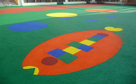 對于幼兒園的塑膠場地鋪裝，幼兒園院長們也是用盡了心思，