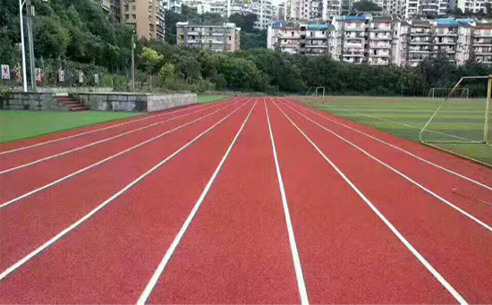 學校塑膠跑道